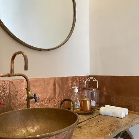 ベッド・アンド・ブレックファスト No12