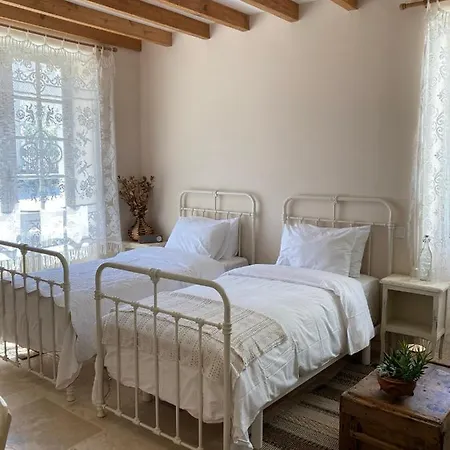 No12 ベッド・アンド・ブレックファスト 3*