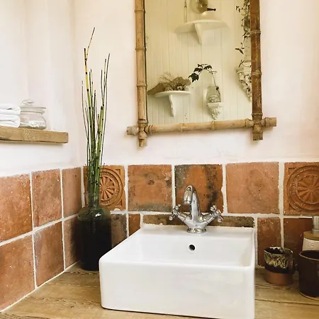 No12 ベッド・アンド・ブレックファスト 3*