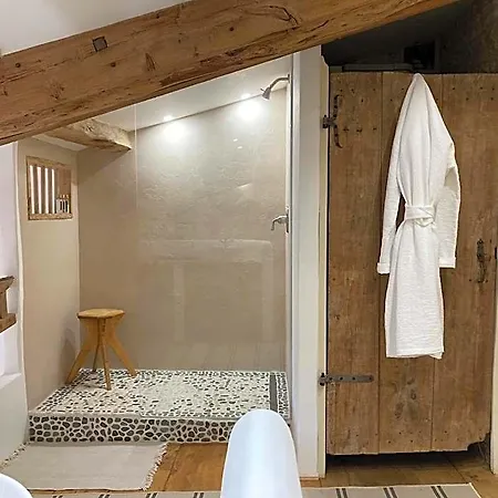 No12 Bed & Breakfast 3*